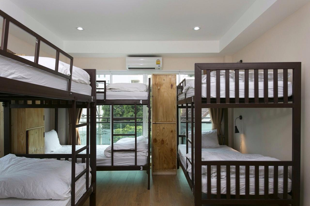 Small Space Cafe & Hostel *
