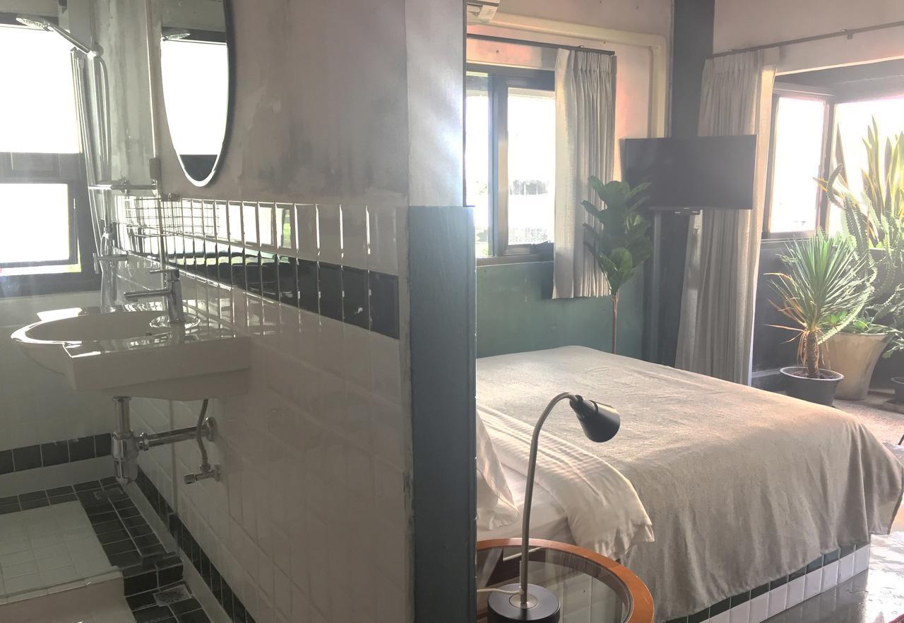 The Mustang Nero Bed & Breakfast *