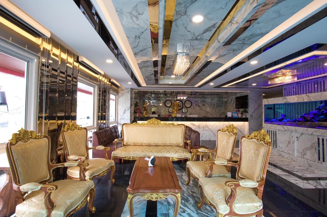 B-your Don Mueang Airport Hotel 4*