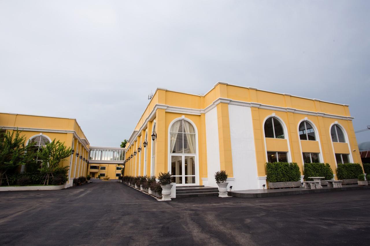 S Hotel, Navamin