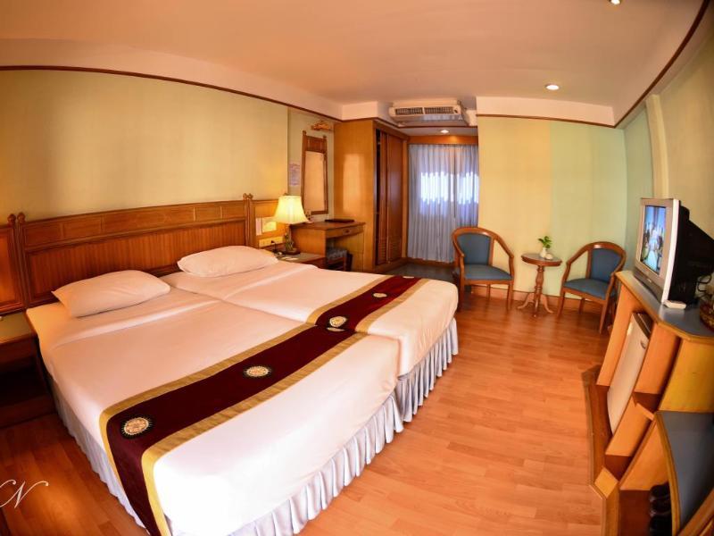 Hotel Silom Village 3*