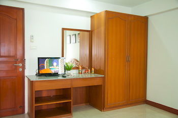 Motel Golden House @ Onnut Station Bangkok
