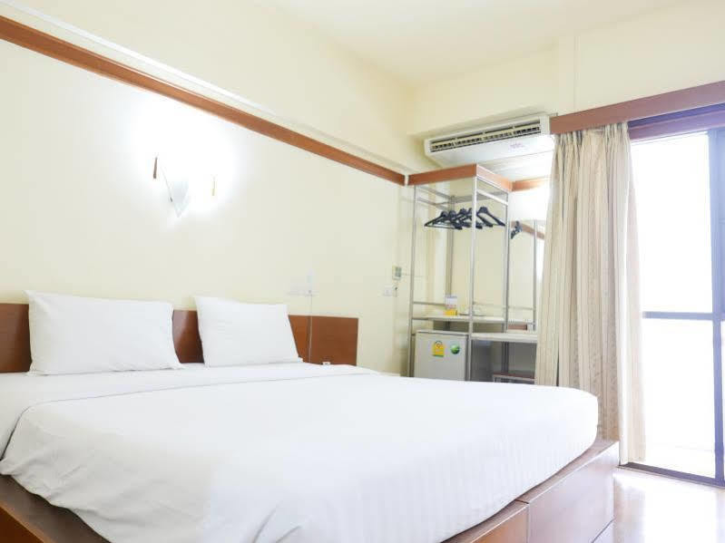 Mad Monkey Hotel
