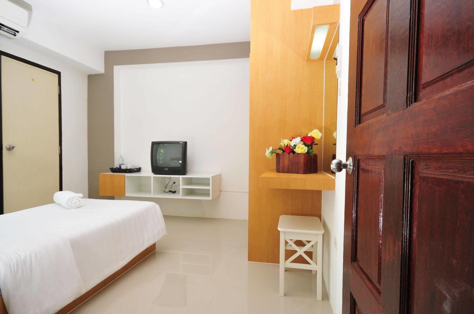 Beerapan Hostel Bangkok