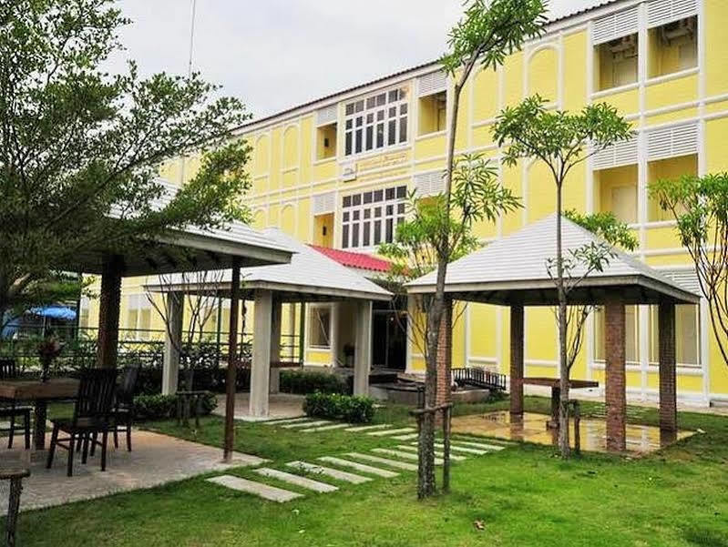 Rachakarun Park Resident Hotel 2*