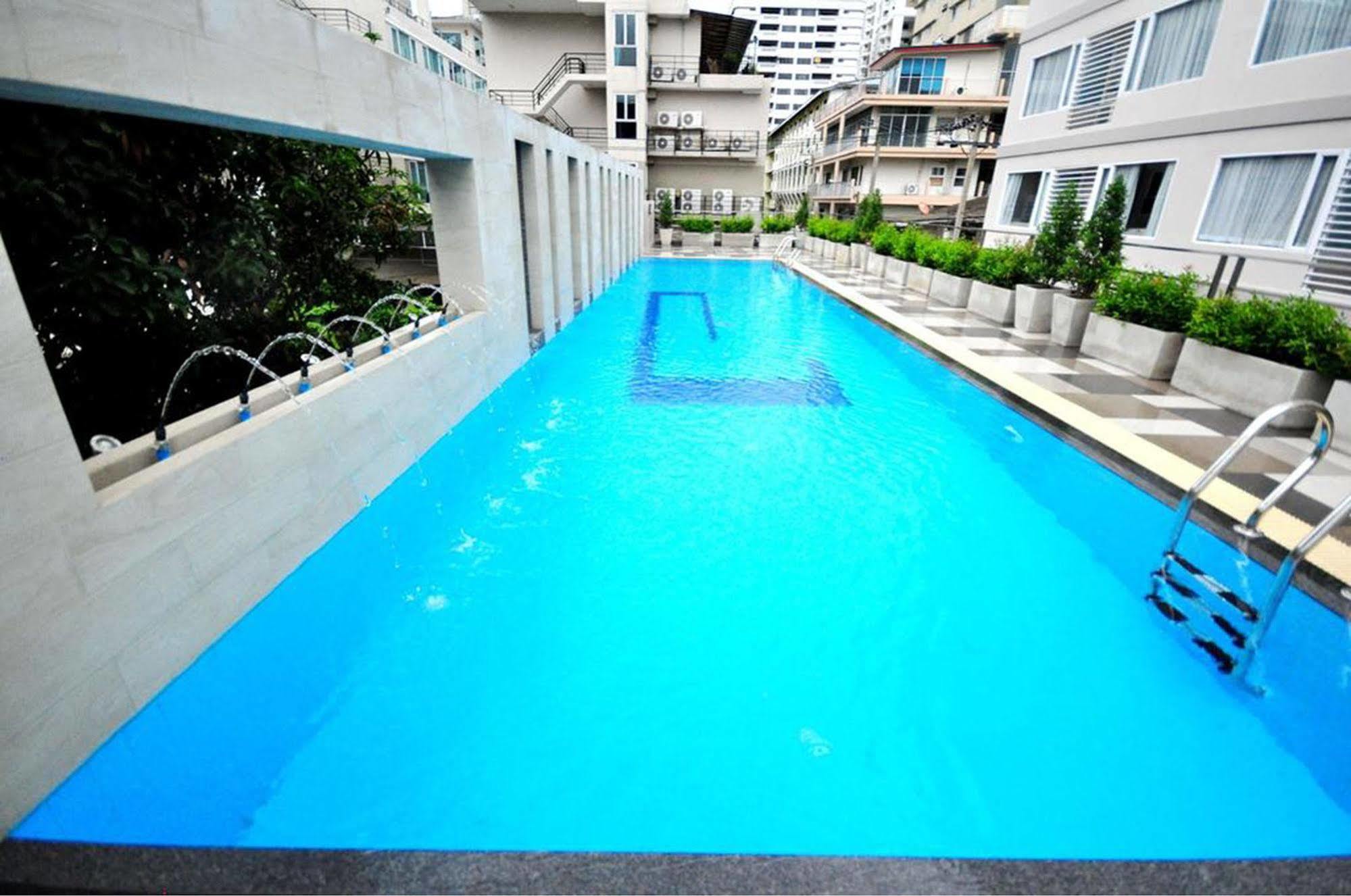 Hotel Parinda 4*