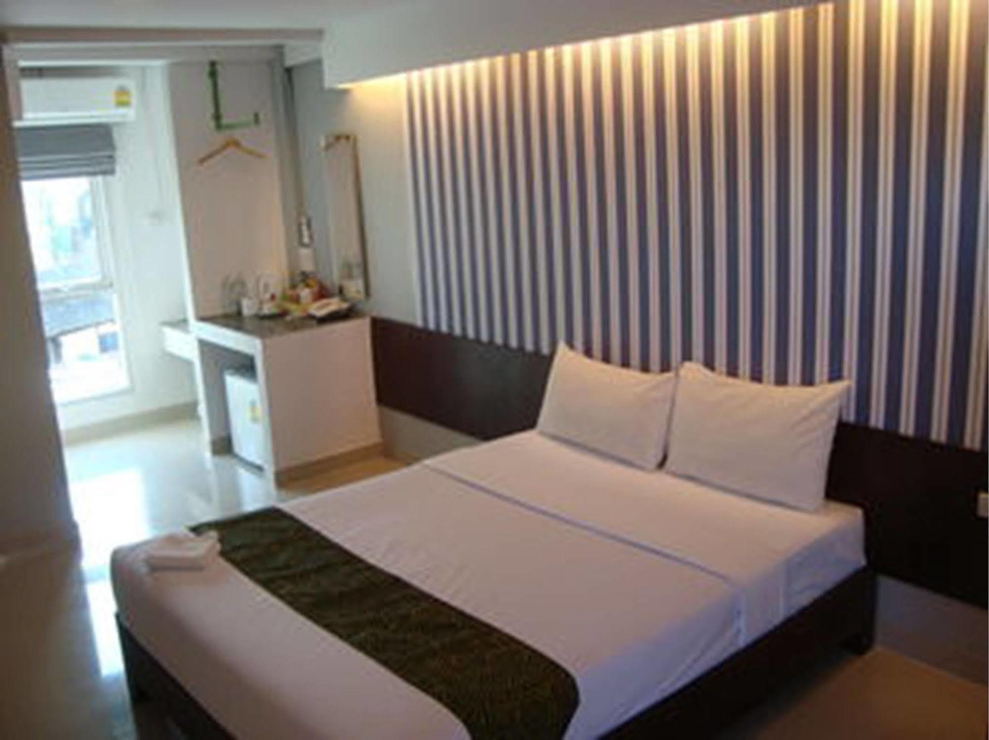 Floral Shire Suvarnabhumi Airport - Sha Extra 3* Bangkok