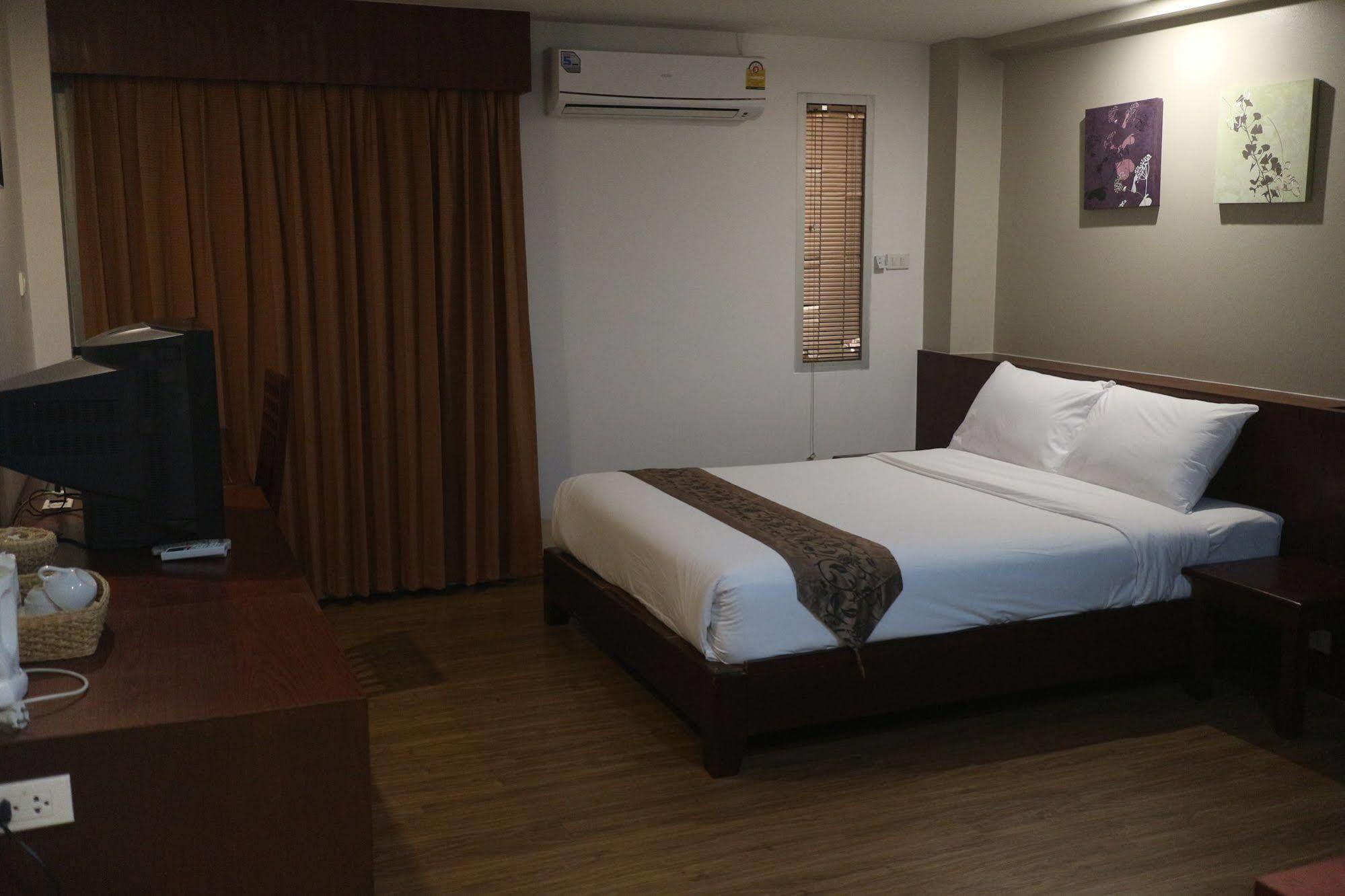 Floral Shire Suvarnabhumi Airport - Sha Extra 3* Bangkok