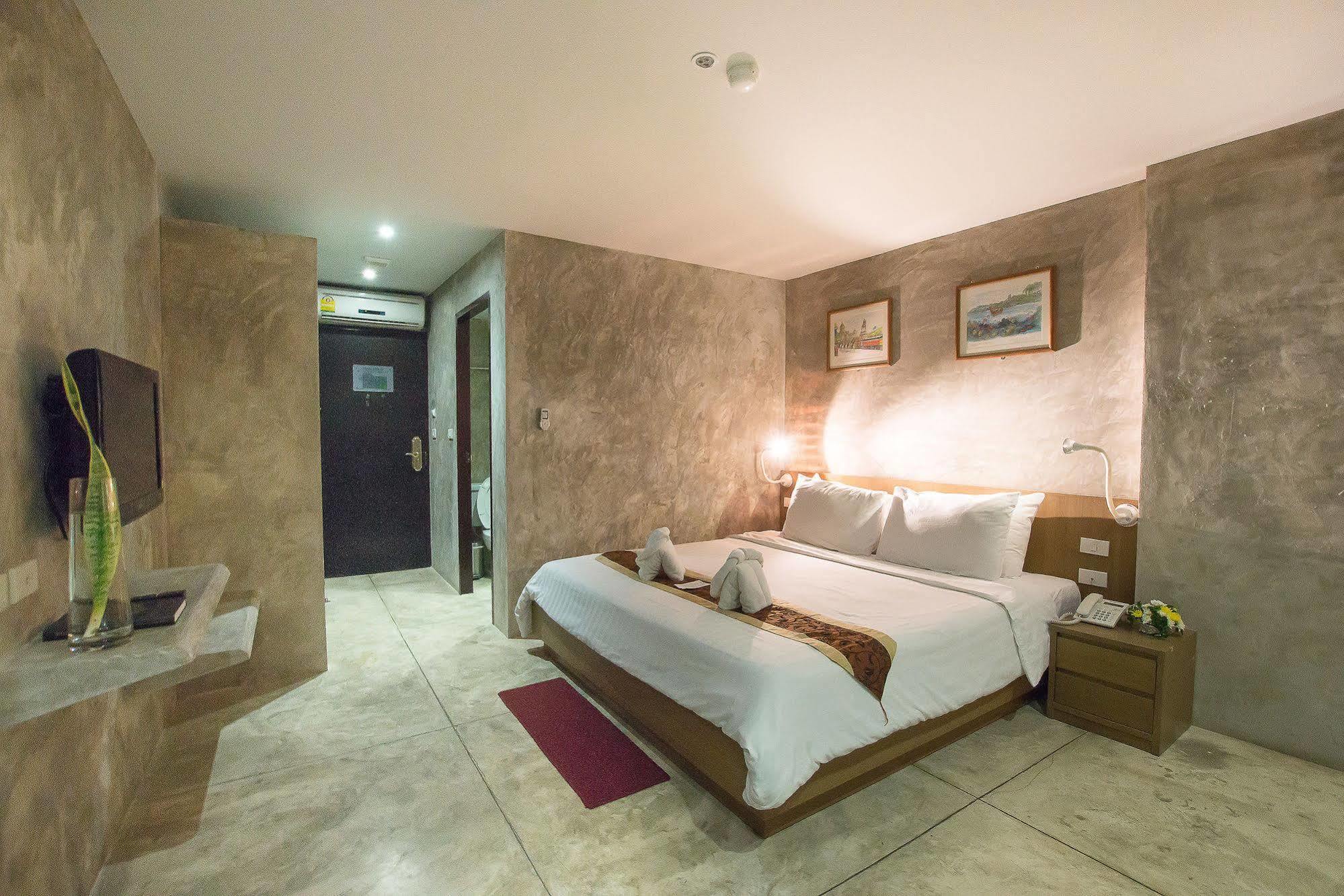 Hotel Buddy Boutique