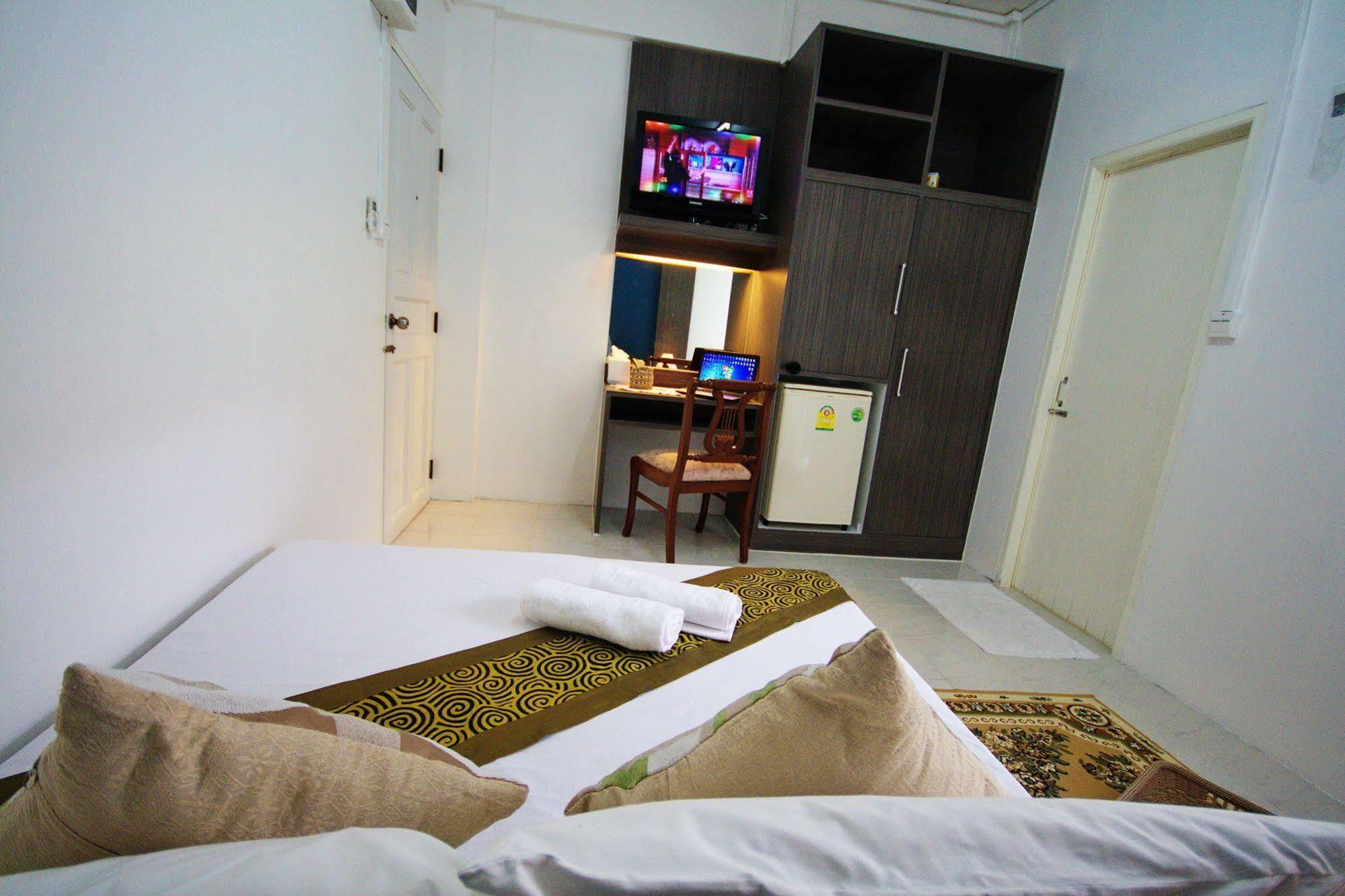 Aparthotel Riski Bangkok-noi - Wasit