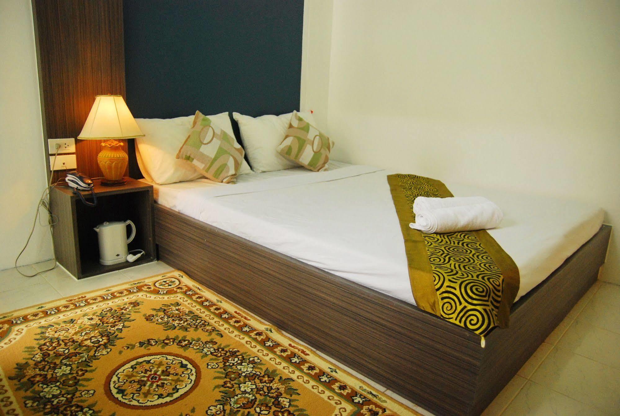Aparthotel Riski Bangkok-noi - Wasit