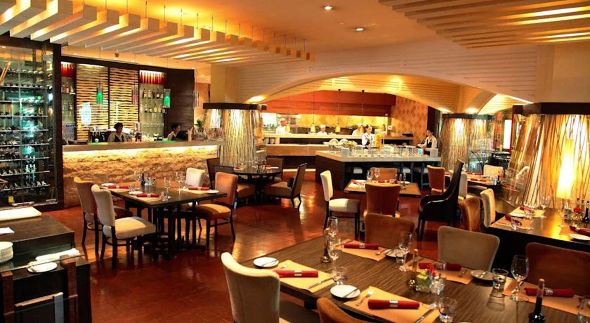 Dusit Thani Hotel