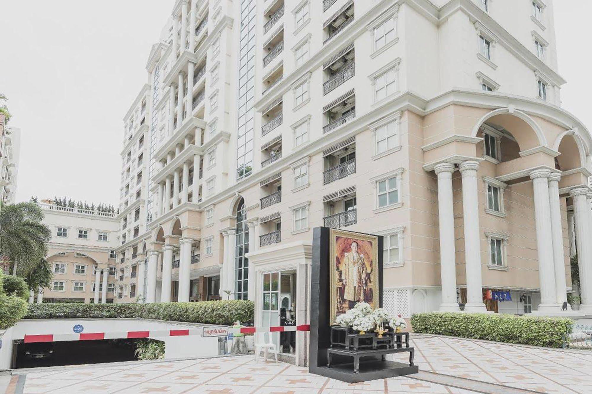 Hotel Hope Land Sukhumvit 24 4*