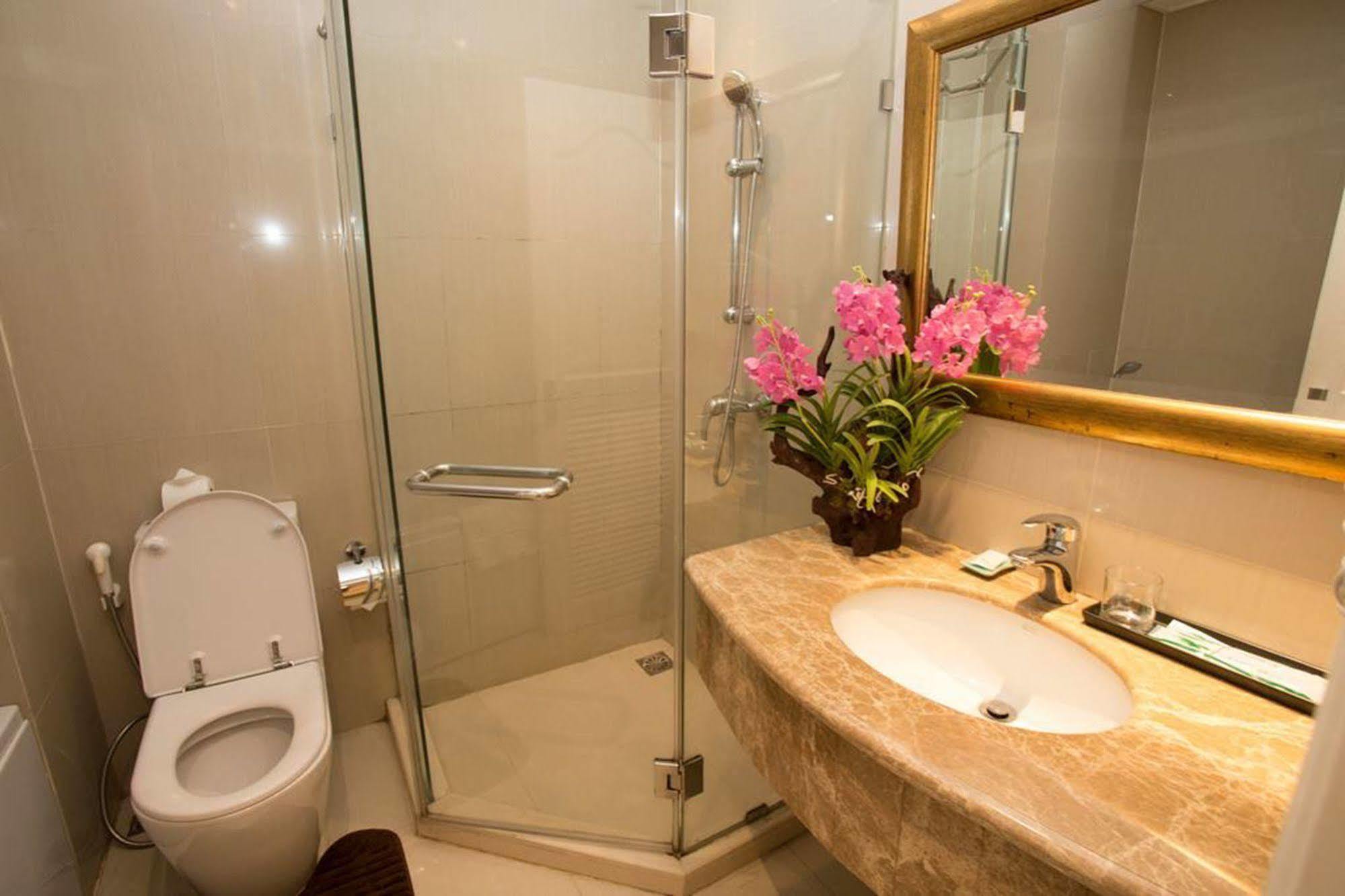 Hotel Hope Land Sukhumvit 24 4*