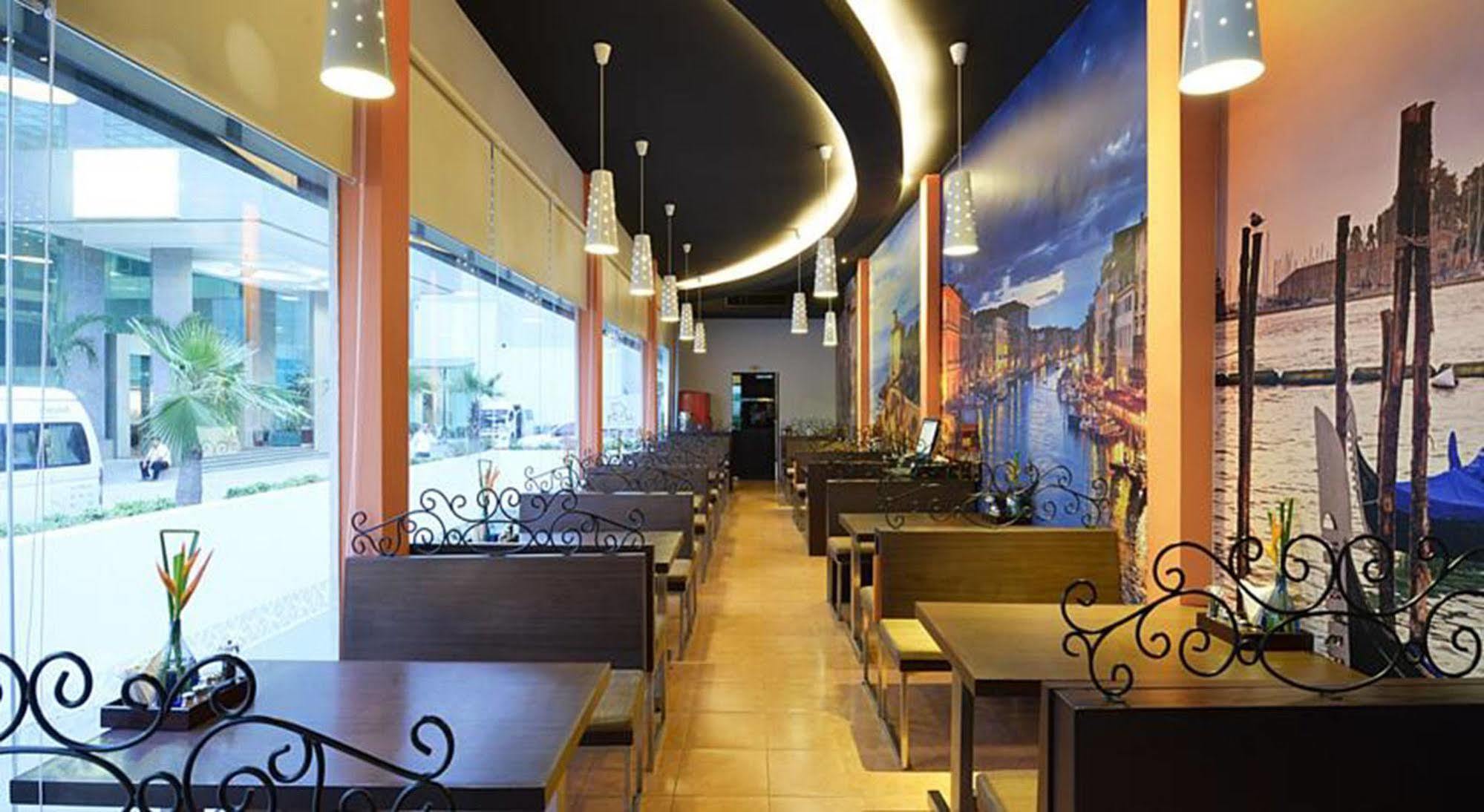 Executive Club At Windsor Bangkok
