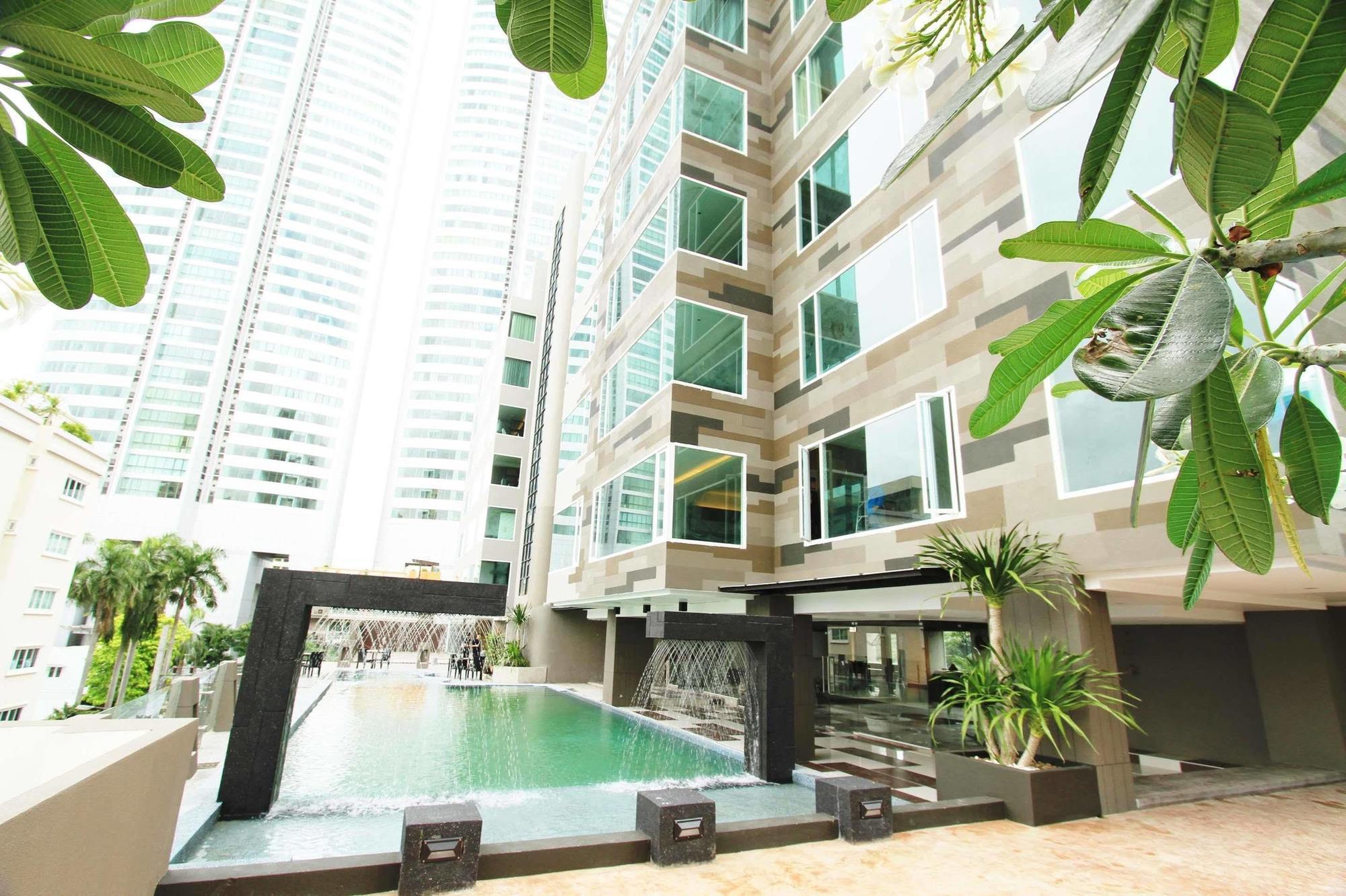 Golden Tulip Mandison 4*