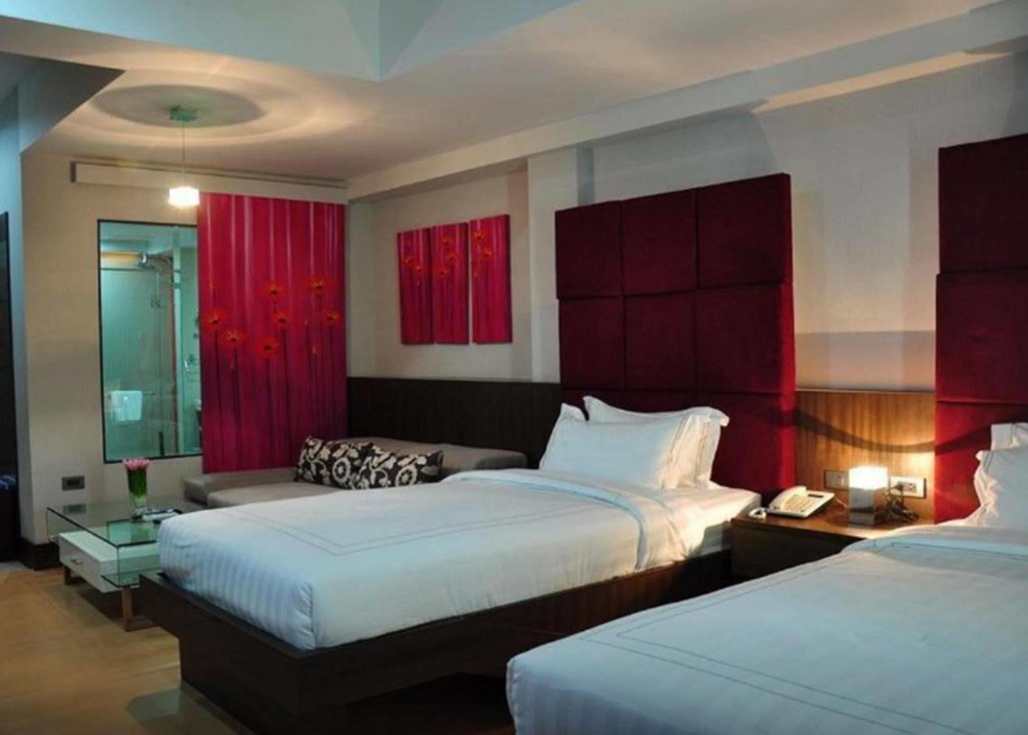 Palms @ Sukhumvit Executive Aparthotel
