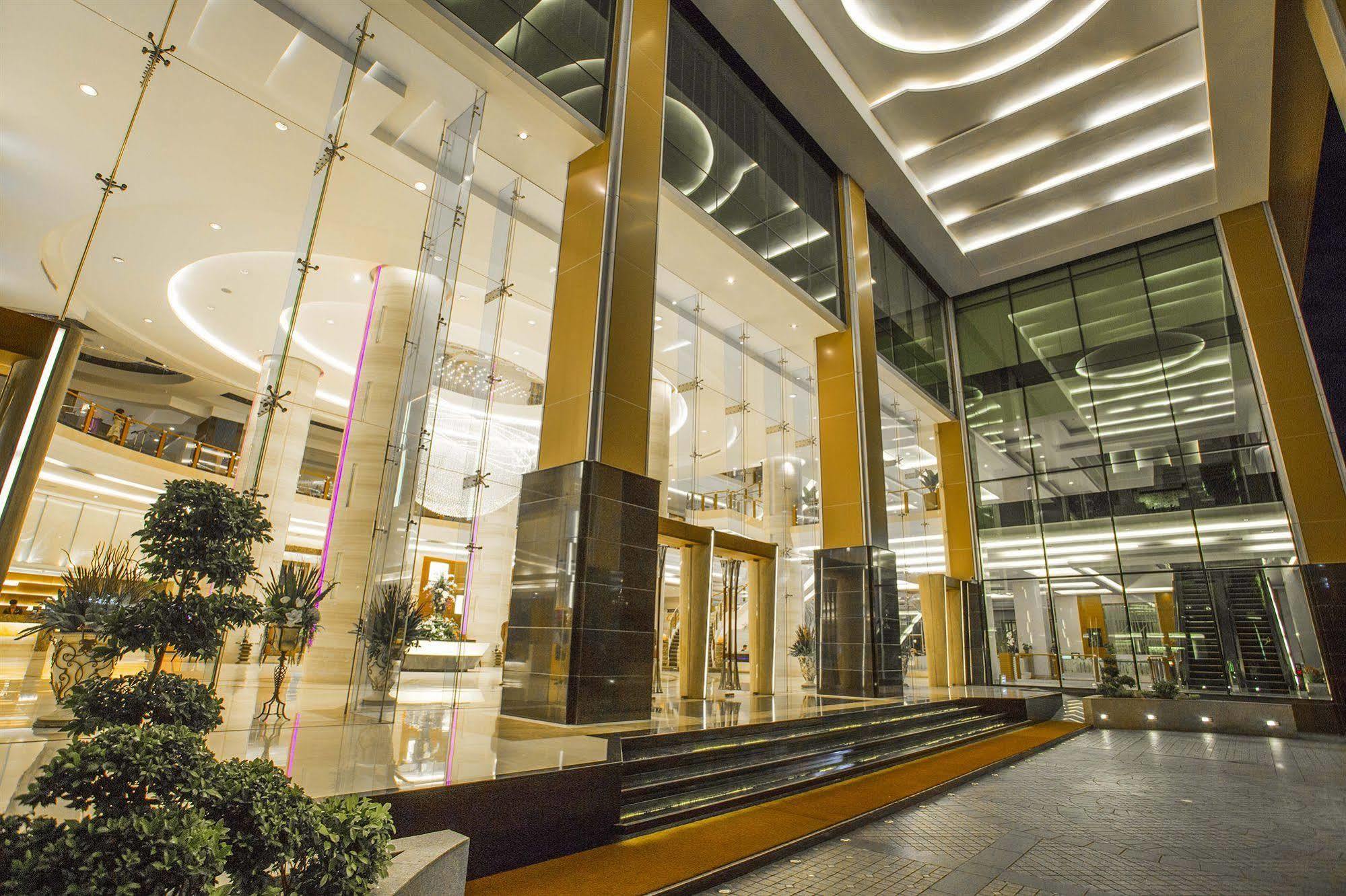 Hotel The Grand Fourwings Convention Bangkok