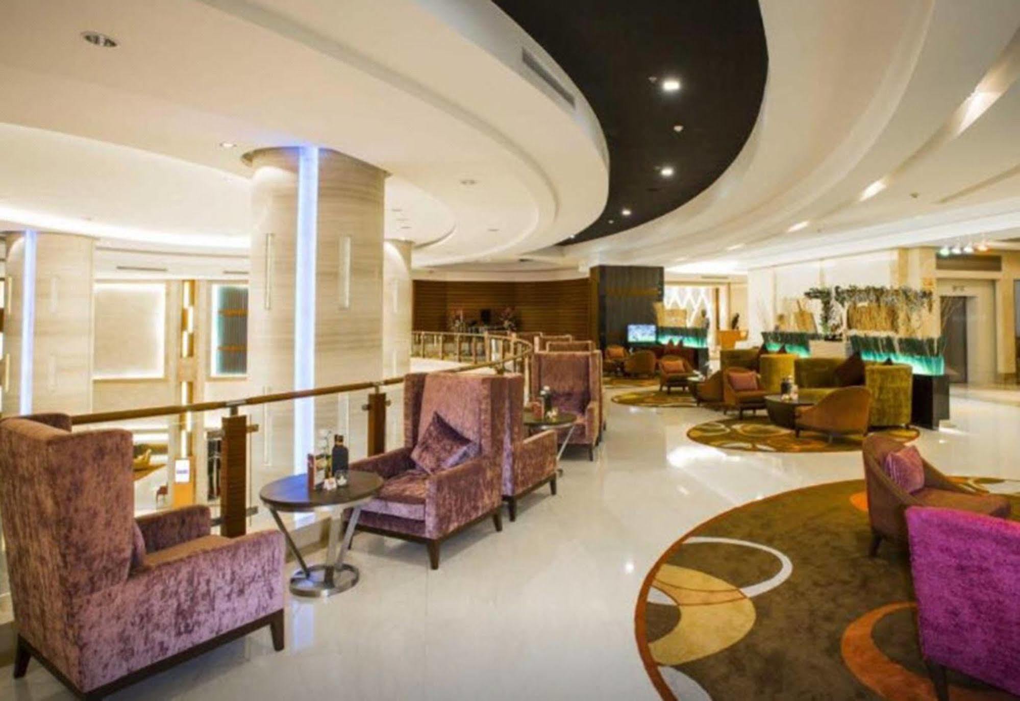 The Grand Fourwings Convention 5*