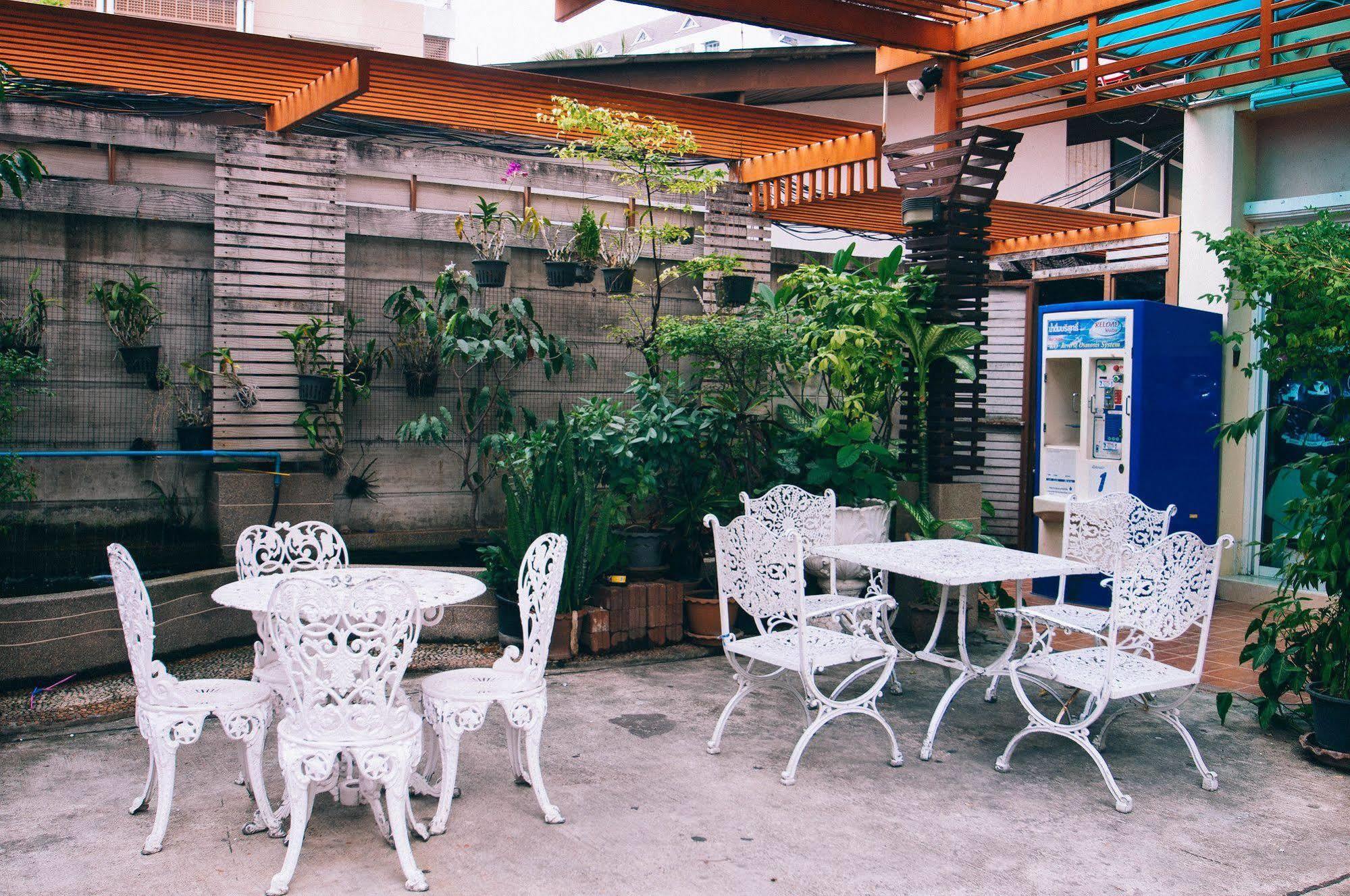 Golden House @ Onnut Station Motel Bangkok