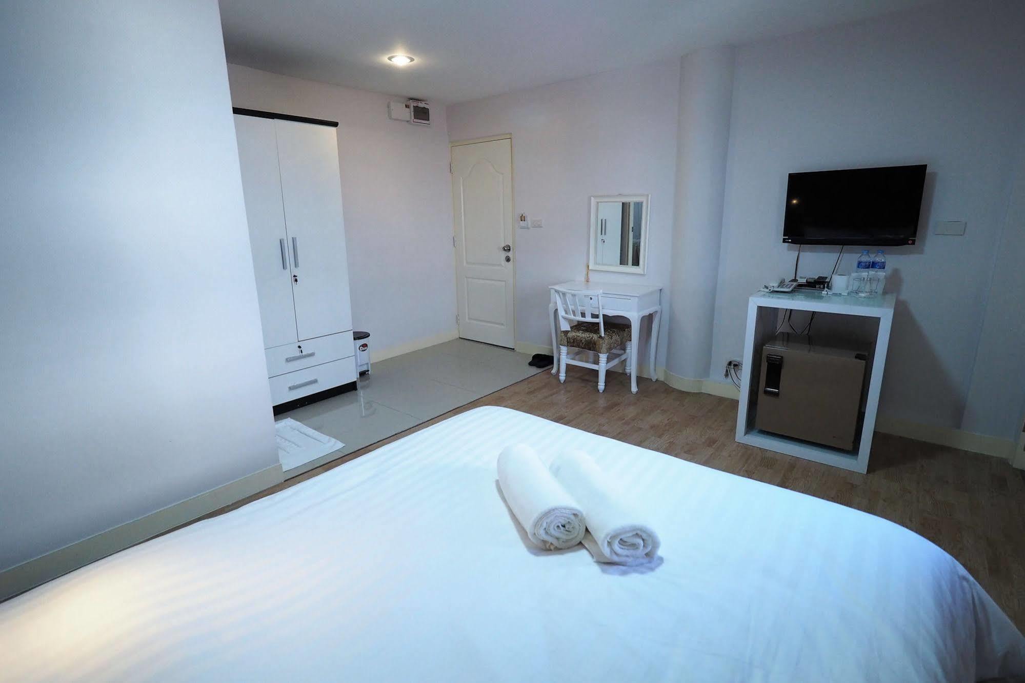 @sleep Walk Hostel *