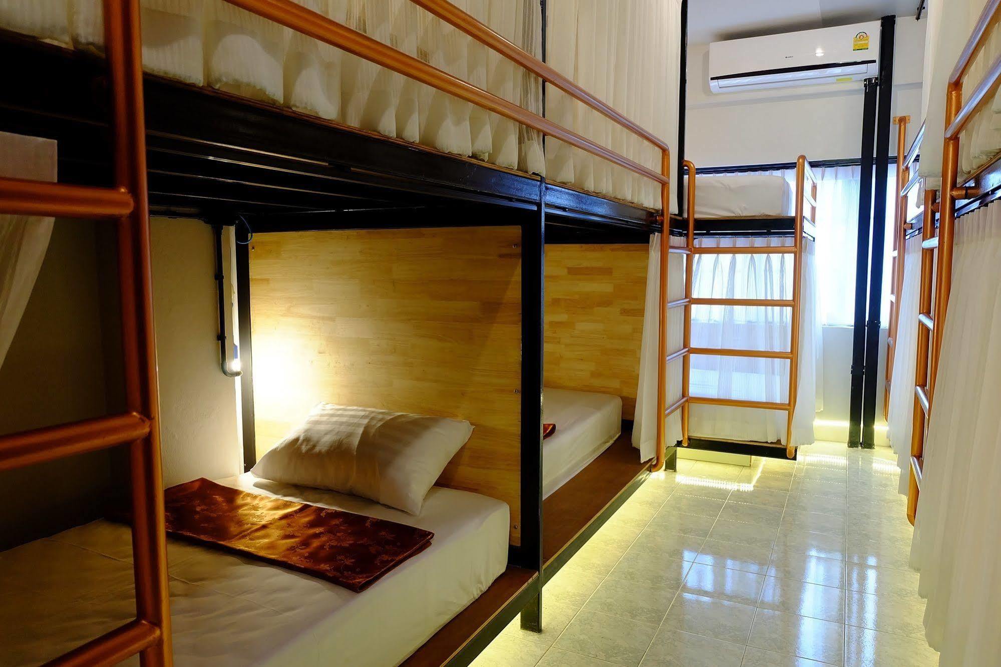 Sleep Owl Hostel *