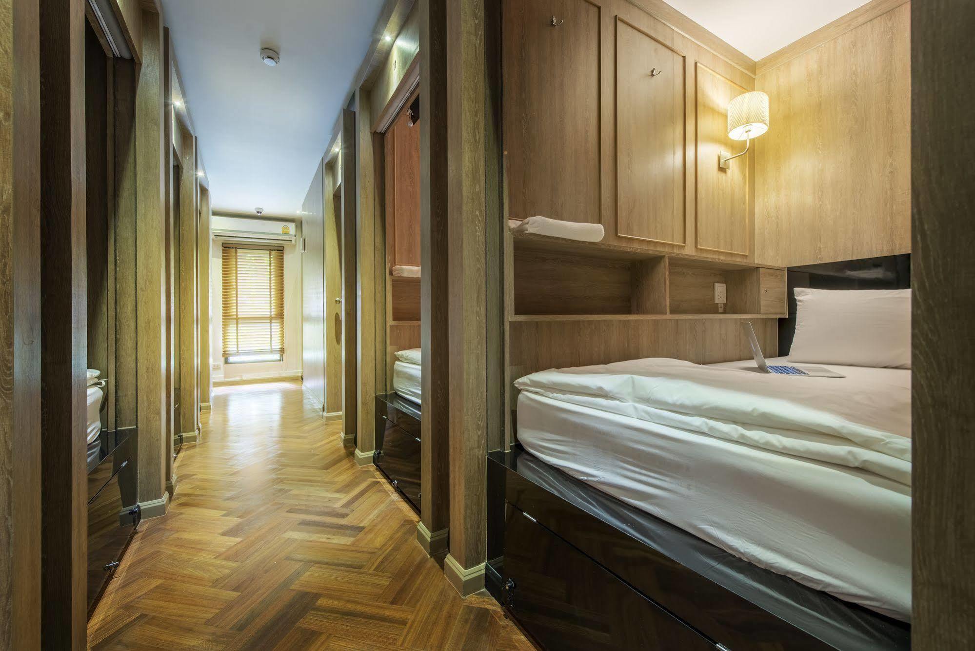 Hostel The Posh Phayathai