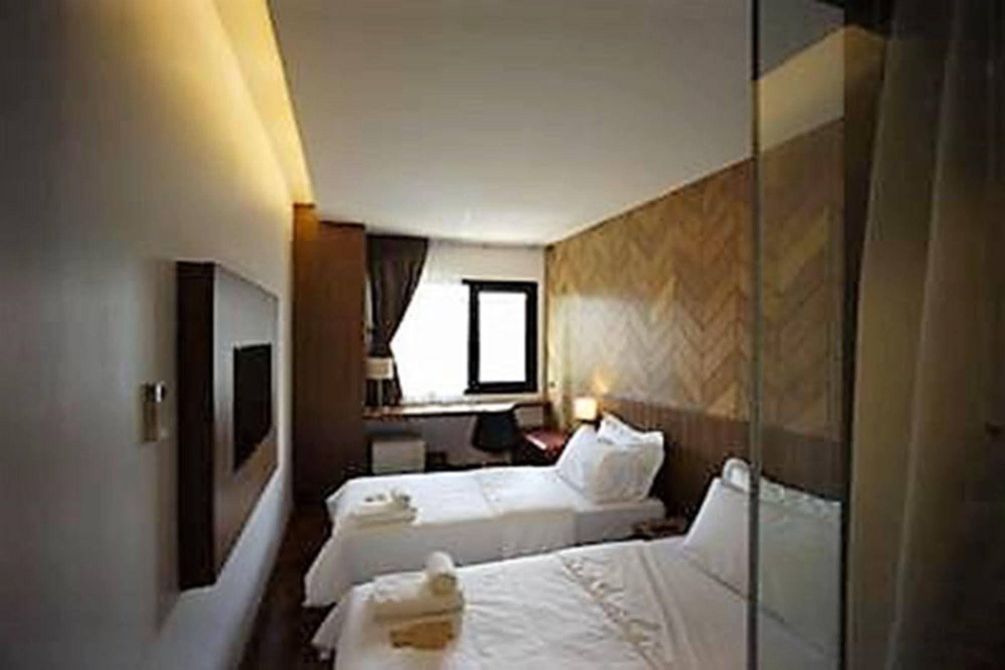 The Posh Phayathai Hostel Bangkok