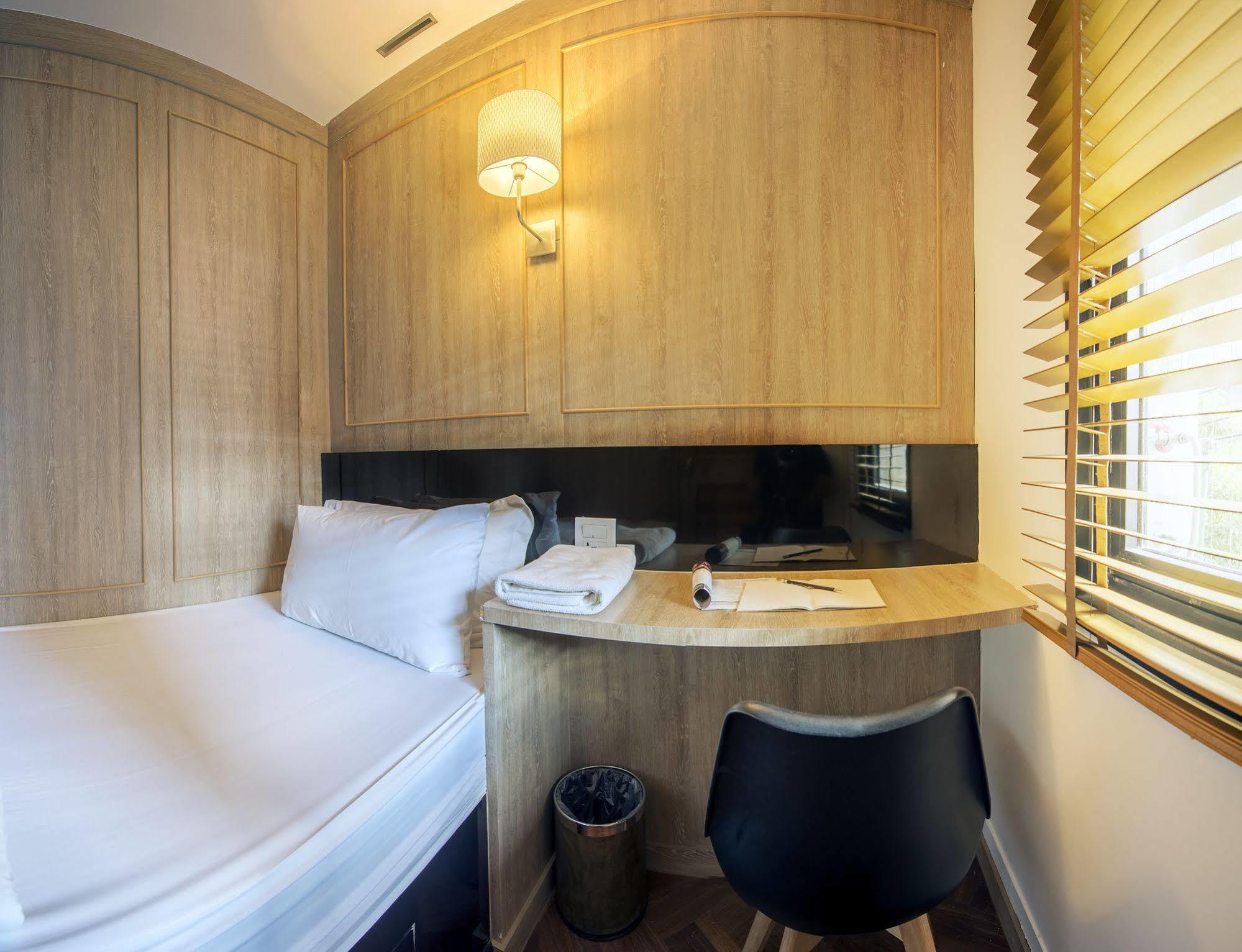 Hostel The Posh Phayathai