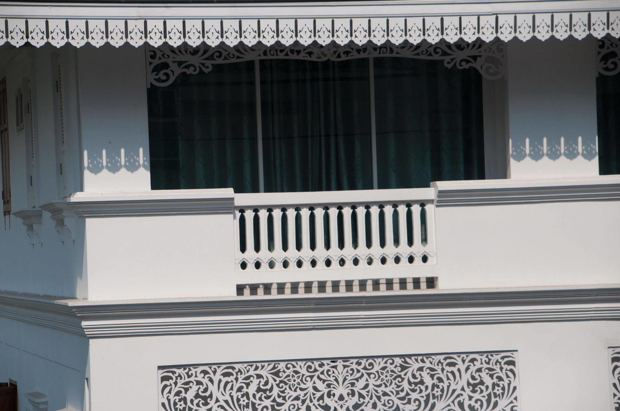 Dharasom' S Colonial House Hotel 3*