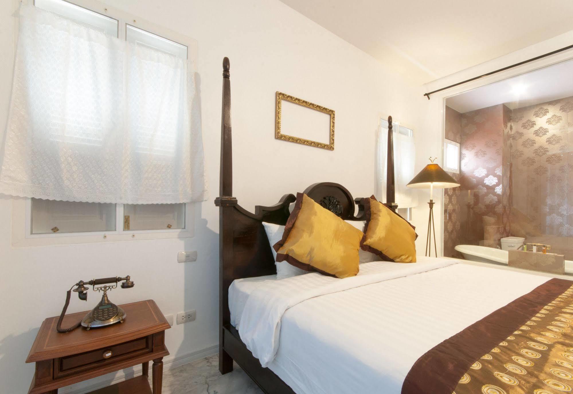 Hotel Dharasom' S Colonial House