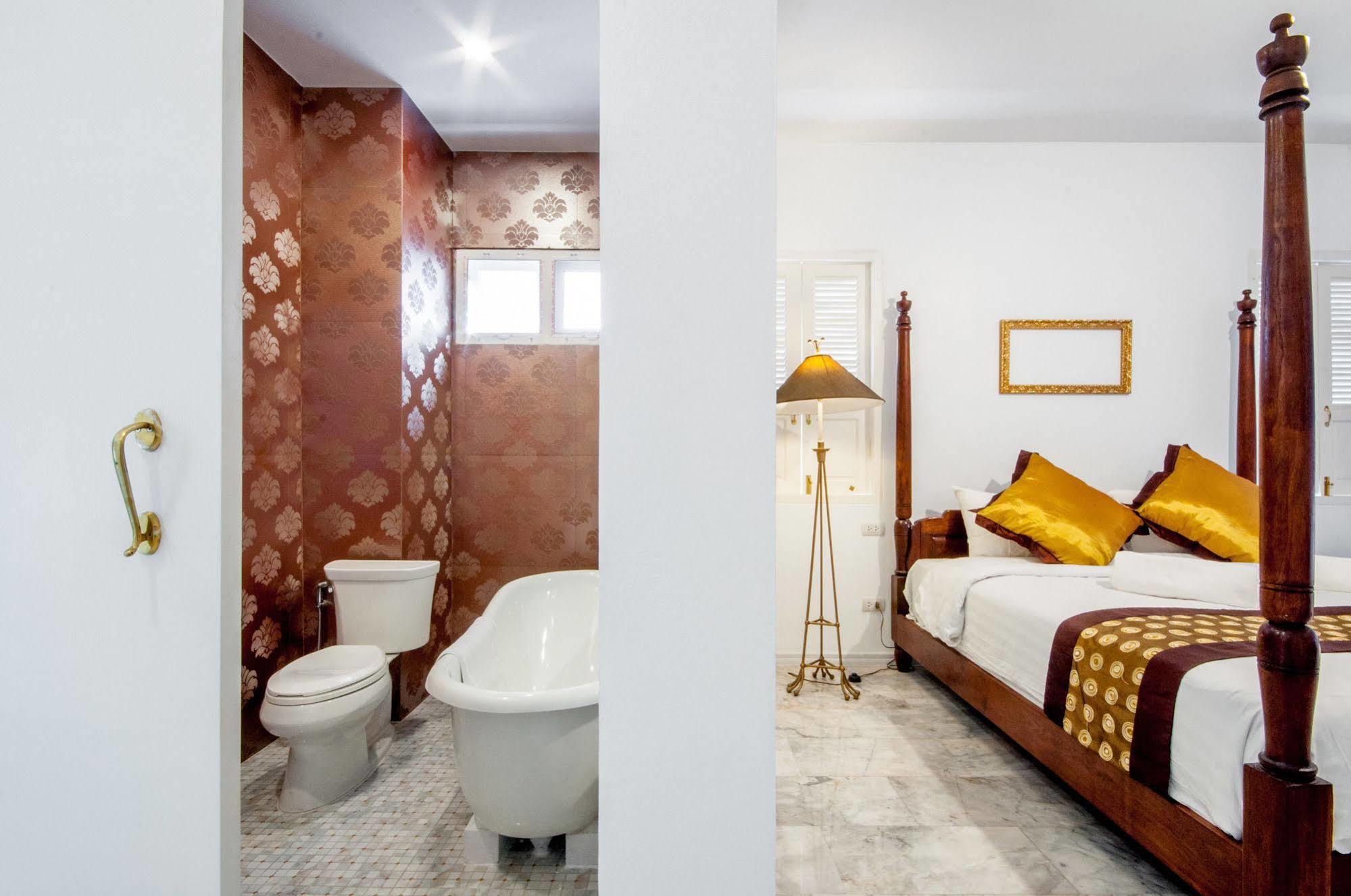 Hotel Dharasom' S Colonial House