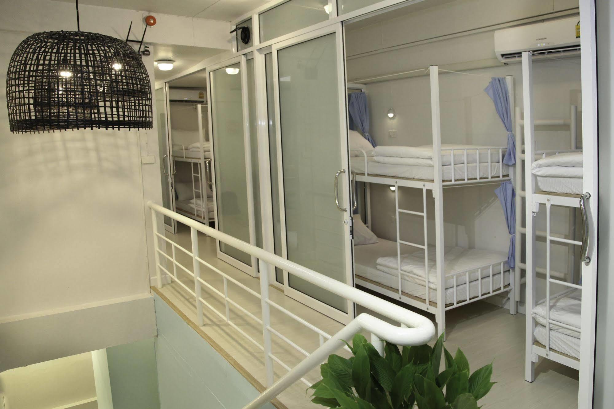 Coop Hostel *