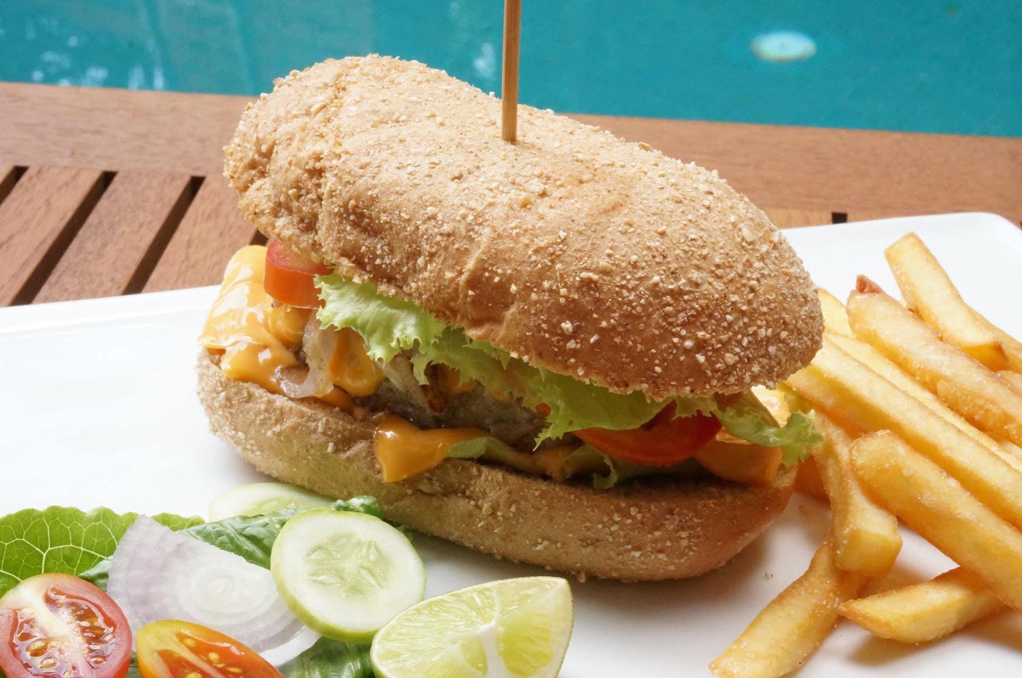 The Twelve Hotel 4* Bangkok