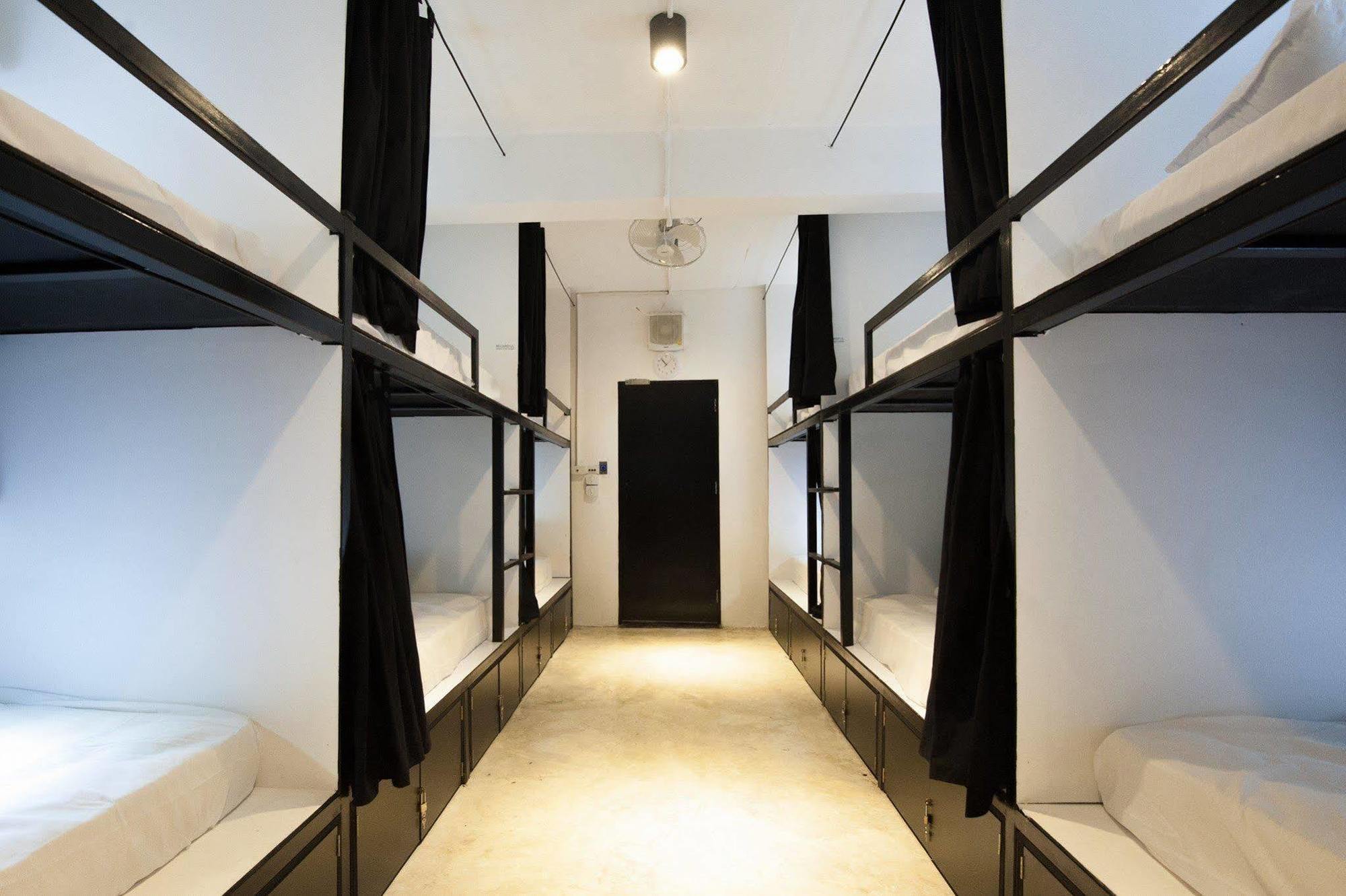 Seek Sleep Hostel *