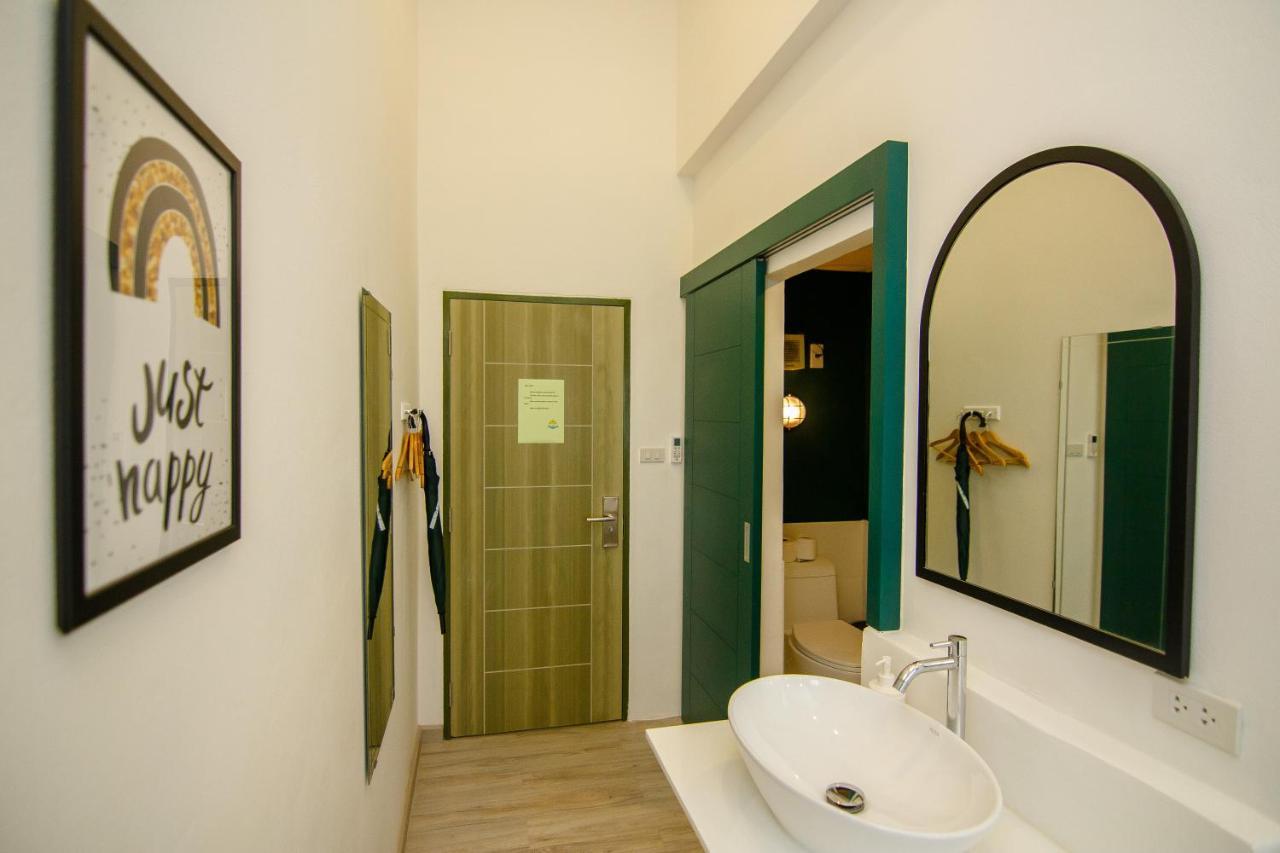 Folk Poshtel Asok * Bangkok