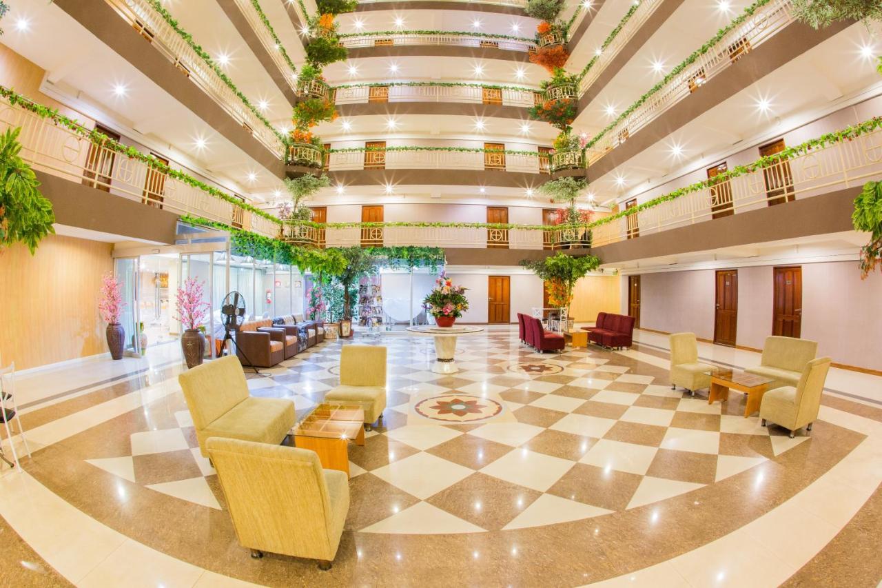 Three Seasons Bangkok Hotel