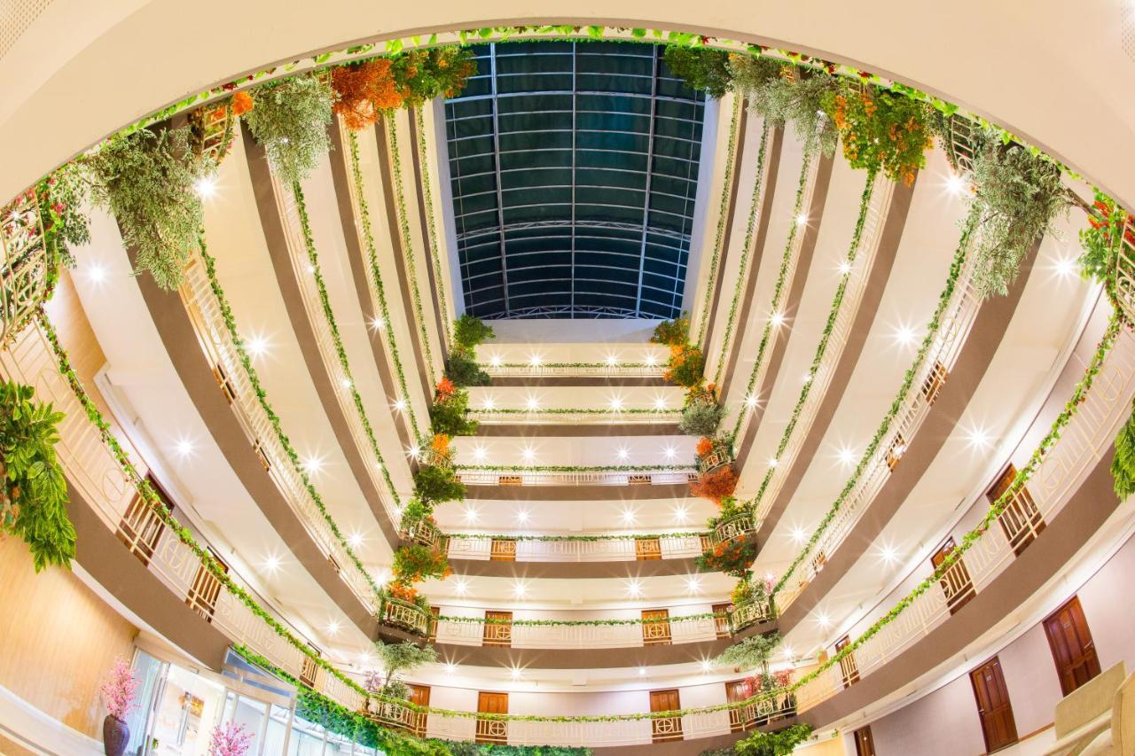 Three Seasons Bangkok 5*