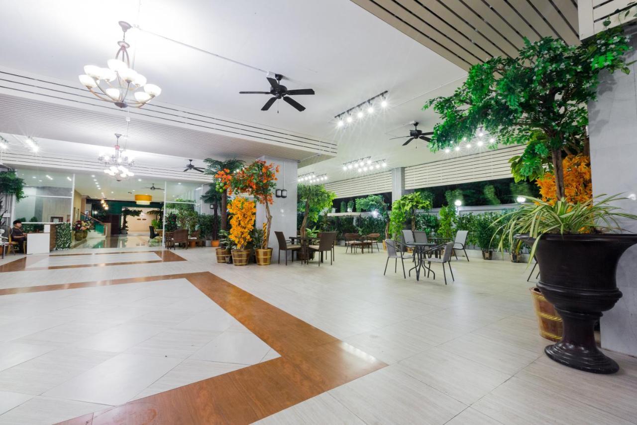 Three Seasons Bangkok Hotel