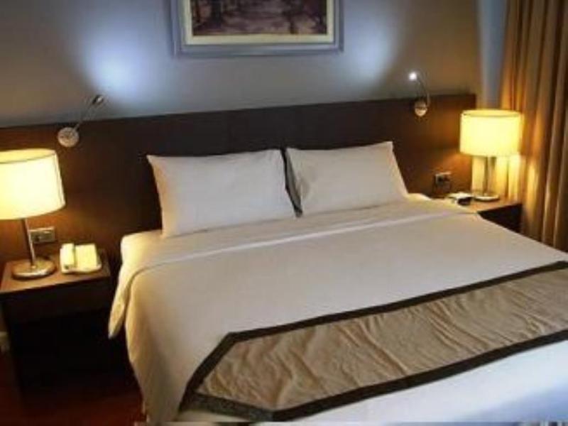 Royal Hotel
