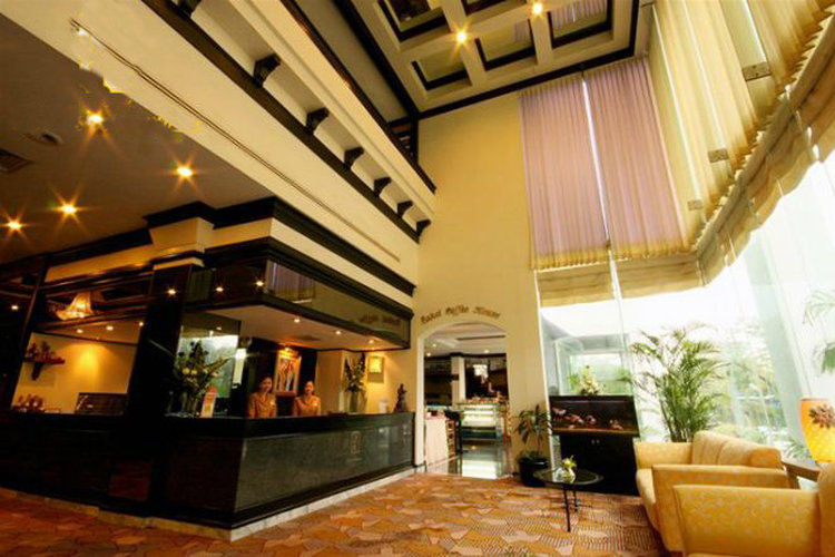 Louis Tavern 3* Bangkok