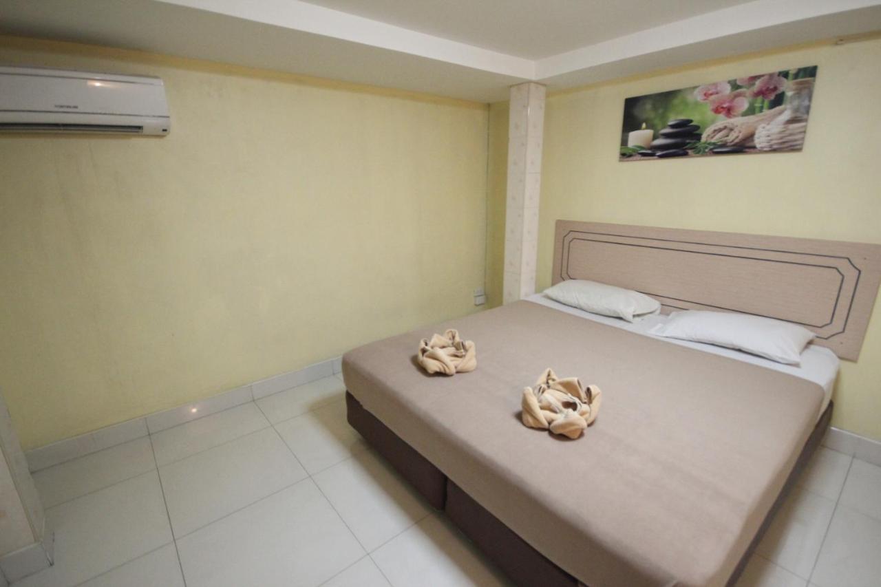 Hotel Universe *