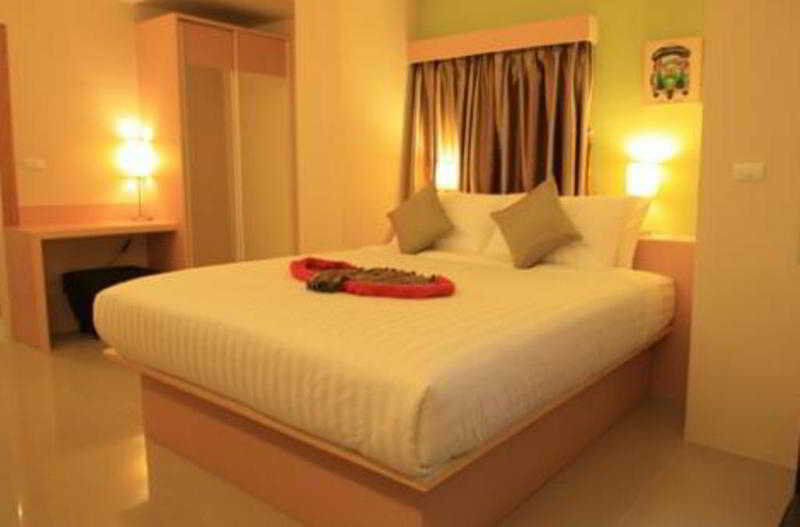 Prom Ratchada Hotel Bangkok