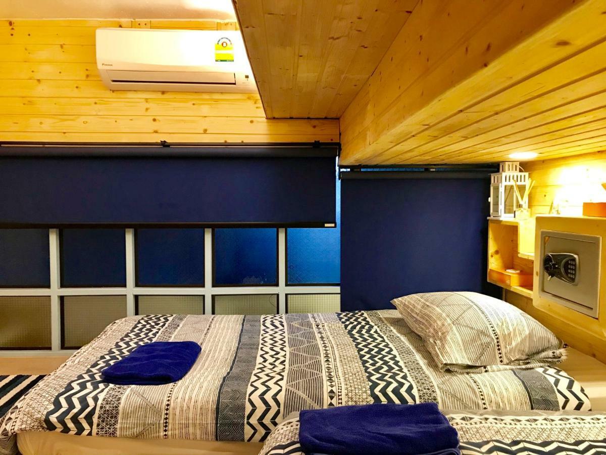 Asrama Blu Ari Stylish Gay Poshtel Bangkok