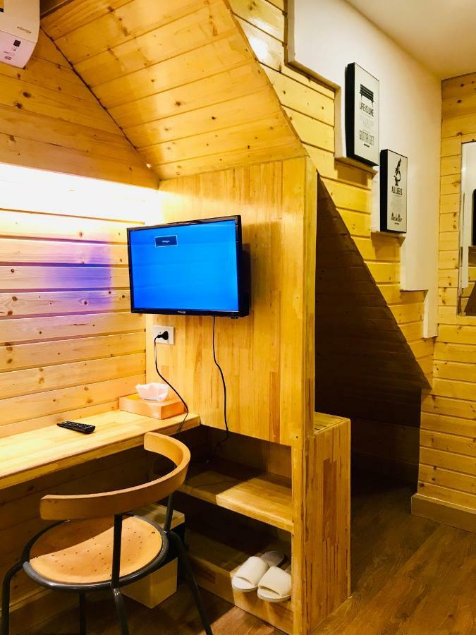 Blu Ari Stylish Gay Poshtel Asrama Bangkok
