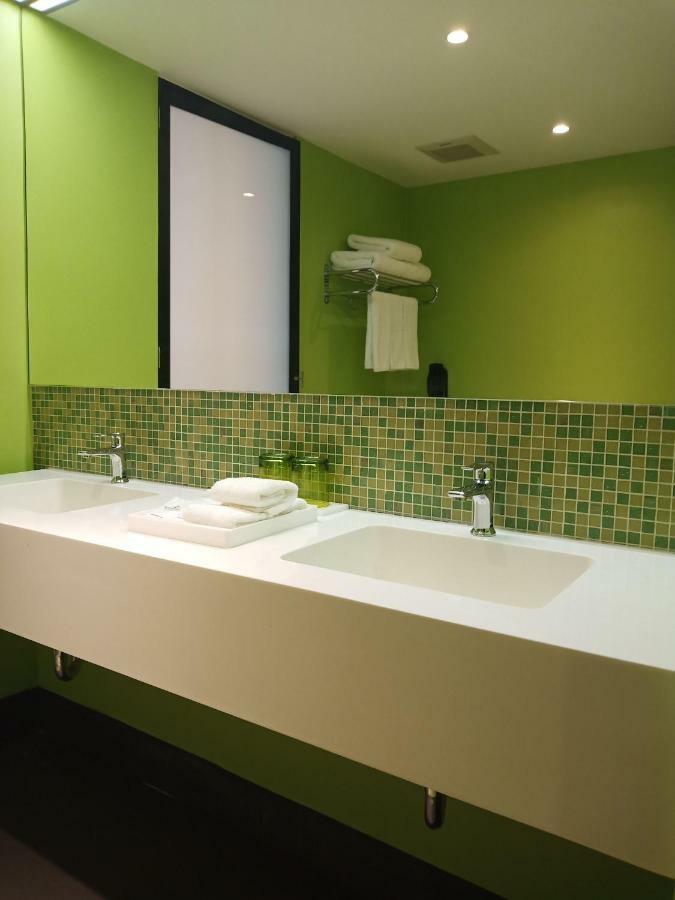 Bizotel Premier & Hotel 4*
