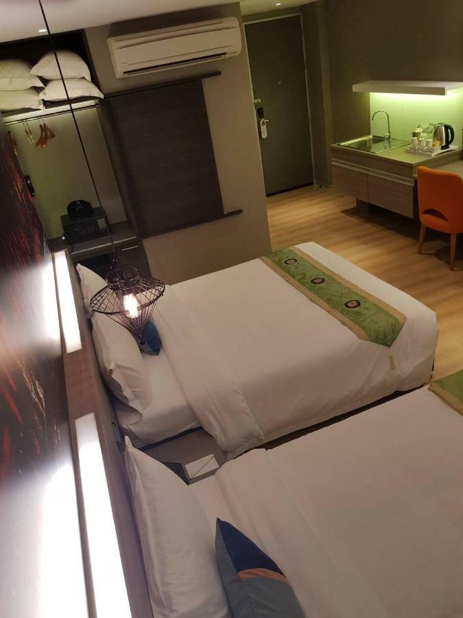 Bizotel Premier & 4* Bangkok