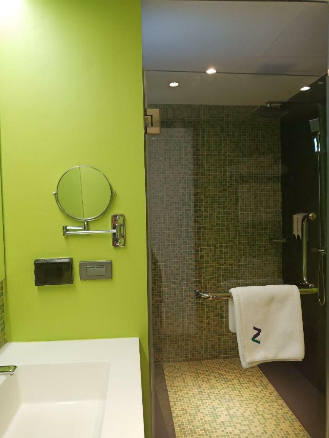 Hotel Bizotel Premier &