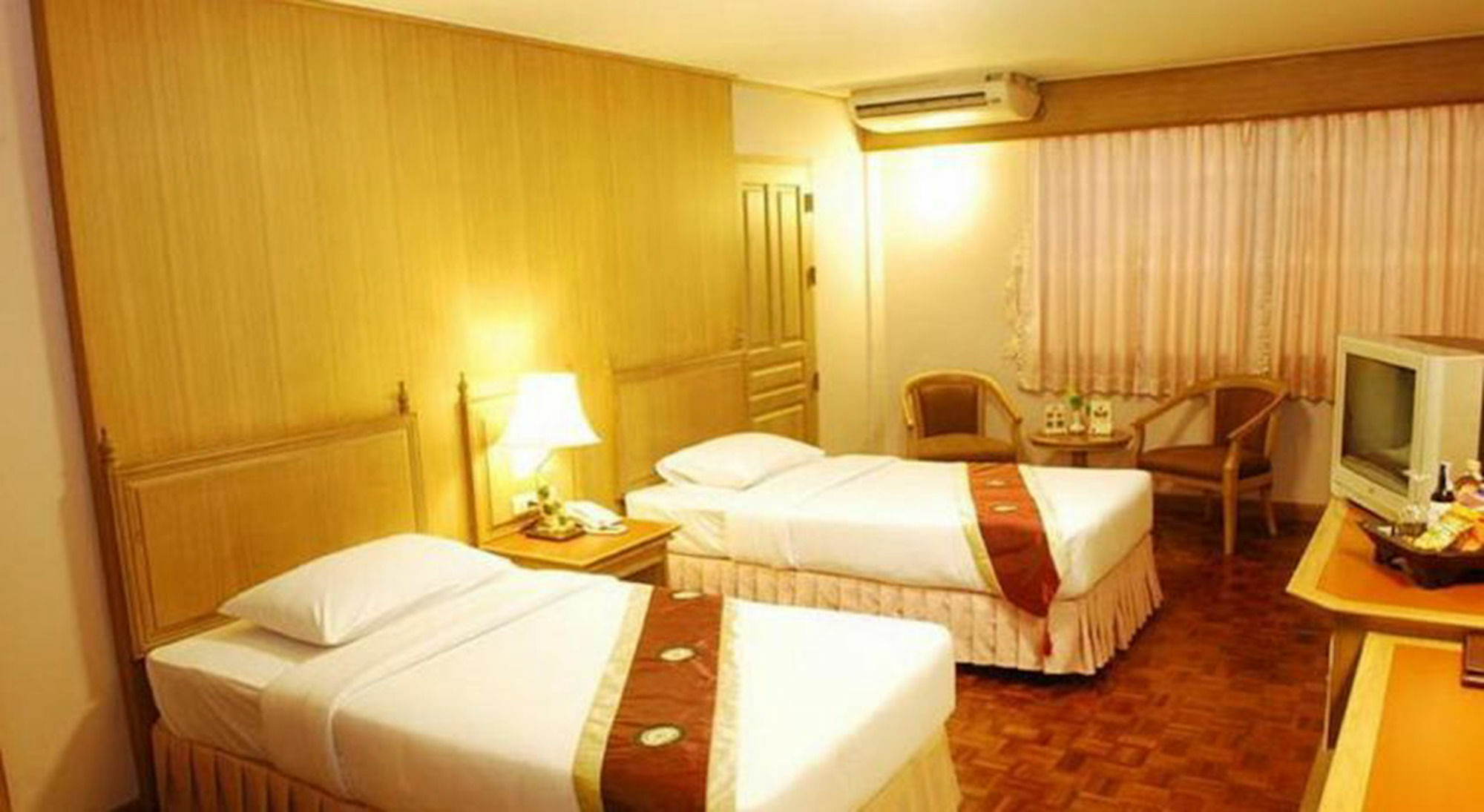 Silom Village 3*