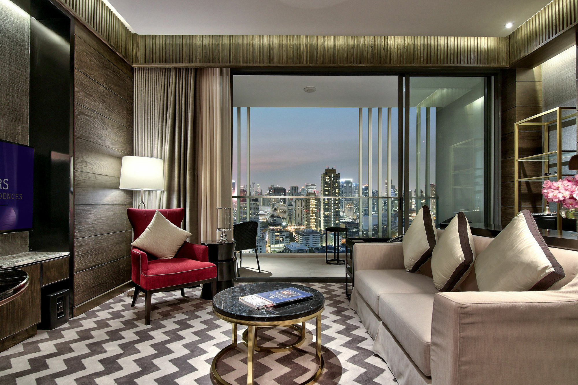 137 Pillars Hotel 5*